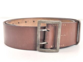 Zweidornkoppel für einen Offizier der Wehrmacht. Höhe 51mm, Gesamtlänge 105cm