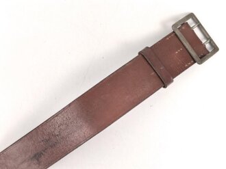 Zweidornkoppel für einen Offizier der Wehrmacht. Höhe 51mm, Gesamtlänge 105cm