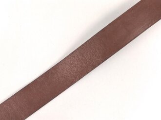Zweidornkoppel für einen Offizier der Wehrmacht. Höhe 51mm, Gesamtlänge 105cm