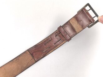 Zweidornkoppel für einen Offizier der Wehrmacht. Höhe 51mm, Gesamtlänge 105cm