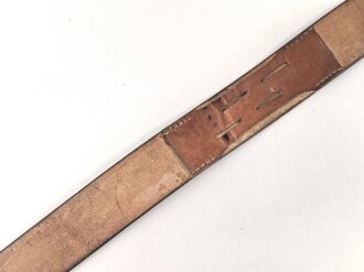 Zweidornkoppel für einen Offizier der Wehrmacht. Höhe 51mm, Gesamtlänge 105cm