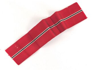 Medaille Winterschlacht im Osten. Hersteller "29" für Hauptmünzamt Berlin im Bandring, Band beiliegend