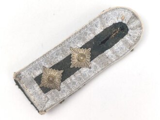 Wehrmacht Heer, einzelnes Schulterstück für einen Unteroffizier der Infanterie. Kurze Ausführung 100mm