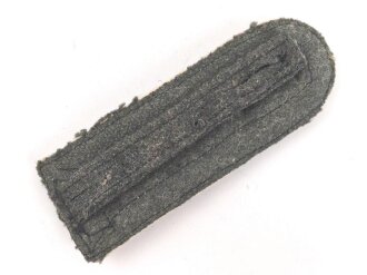 Wehrmacht Heer, einzelnes Schulterstück für einen Unteroffizier der Infanterie. Kurze Ausführung 100mm