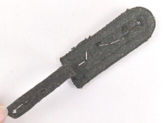 Wehrmacht Heer, einzelnes Schulterstück für einen Unteroffizier der Infanterie. Kurze Ausführung 100mm