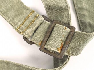 Brotbeutel Wehrmacht. Letzte Ausführung mit angenähtem Trageriemen. Variante aus weichem, grauem Material