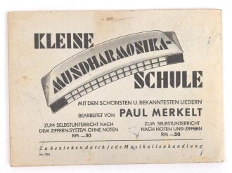 "Die Wehrmacht singt" neue Soldatenlieder für Mundharmonika. 48 Seiten, guter Zustand