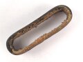 Schieber aus vorderseitig geschwärztem Leder für eine Feldbinde für Offiziere der Wehrmacht. Innenmaß 53mm