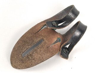 Anknöpflasche für ein Dienstglas der Wehrmacht....