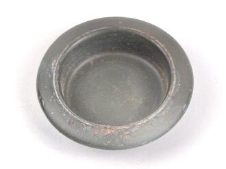 Unterer Deckel für Gasmaskenfilter / Filtereinsatz der Wehrmacht. Hersteller bwz