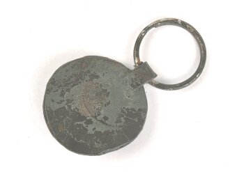Unterer Verschluss für Gasmaskenfilter / Filtereinsatz der Wehrmacht. Hersteller bwz, Gummi weich