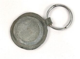 Unterer Verschluss für Gasmaskenfilter / Filtereinsatz der Wehrmacht. Hersteller bwz, Gummi weich