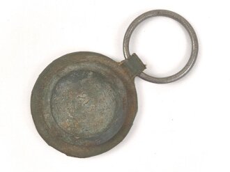 Unterer Verschluss für Gasmaskenfilter / Filtereinsatz der Wehrmacht. Hersteller bwz, Gummi weich