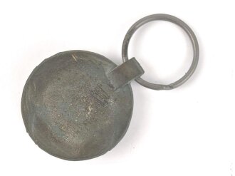 Unterer Verschluss für Gasmaskenfilter / Filtereinsatz der Wehrmacht. Hersteller bwz, Gummi weich