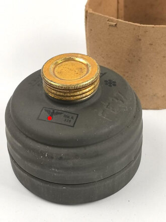 Gasmaskenfilter "Filtereinsatz 37" Wehrmacht .  Sehr guter Zustand, datiert 1939. Im originaler Transportverpackung