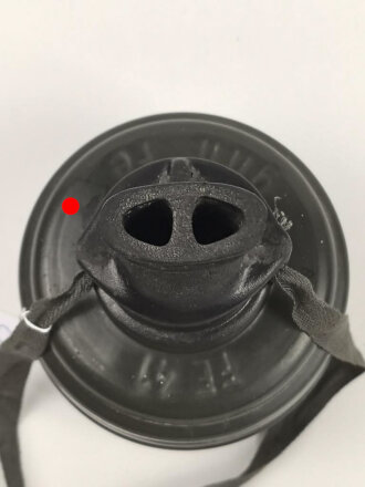 Gasmaskenfilter "Filtereinsatz 41" Wehrmacht .  Guter Zustand, datiert 1943, mit aufgeschraubtem, späten Mundstück