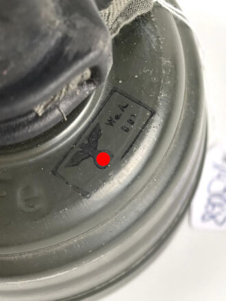 Gasmaskenfilter "Filtereinsatz 41" Wehrmacht .  Guter Zustand, datiert 1943, mit aufgeschraubtem, späten Mundstück