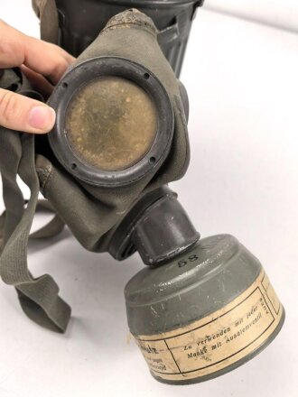 Luftschutz / Werkschutz. Gasmaske Modell 1930,...