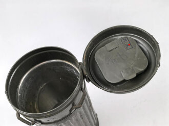 Gasmaskendose "Bereitschaftsbüchse" Modell 1938 Wehrmacht. Originallack, datiert 1939