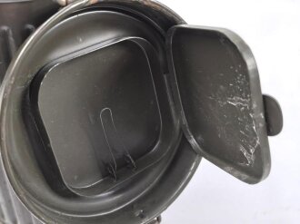 Gasmaskendose "Bereitschaftsbüchse" Modell 1938 Wehrmacht. Originallack, datiert 1939