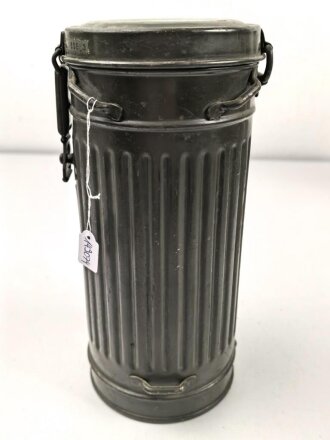 Gasmaskendose "Bereitschaftsbüchse" Modell 1938 Wehrmacht. Originallack, datiert 1939
