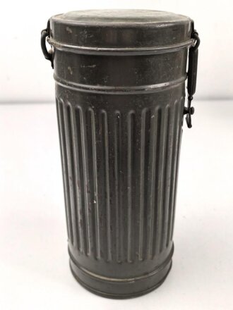 Gasmaskendose "Bereitschaftsbüchse" Modell 1938 Wehrmacht. Originallack, datiert 1939