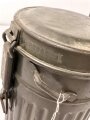 Gasmaskendose "Bereitschaftsbüchse" Modell 1938 Wehrmacht. Originallack, datiert 1939