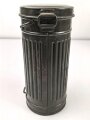 Gasmaskendose "Bereitschaftsbüchse" Modell 1938 Wehrmacht. Originallack, datiert 1939