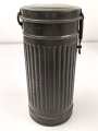 Gasmaskendose "Bereitschaftsbüchse" Modell 1938 Wehrmacht. Originallack, datiert 1939