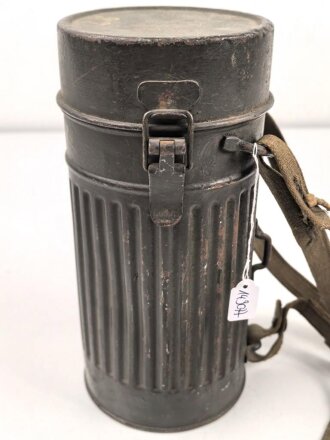 Gasmaskendose frühe Wehrmacht mit Beriemung....