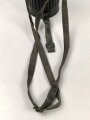 Gasmaskendose frühe Wehrmacht , datiert 1934. Mit Beriemung. Originallack, ungereinigt