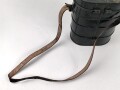 Zivilschutz / Atemschutz, Bereitschaftsbüchse "Degea" mit Trageriemen. Originallack