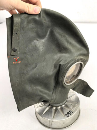 Luftschutz, Volksgasmasle 37 in Bereitschaftsbüchse aus Blech.