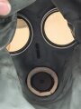 Luftschutz/ Werkschutz, Volksgasmaske 37 in Bereitschaftsbüchse aus Blech. Mit zugehöriger " Anleitung zum Einlegen der Volksgasmaske in die Tragebüchse" für Grubenarbeiter