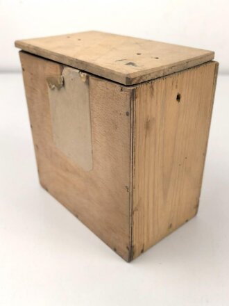 Luftschutz, Volksgasmasle 44 mit dem seltenen Filter aus Pappe. im Holzkasten.