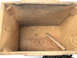 Luftschutz, Volksgasmasle 44 mit dem seltenen Filter aus Pappe. im Holzkasten.