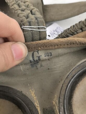 Gasmaske 30 Wehrmacht. Maskenkörper angetrocknet, ungereinigt. Diese frühen Masken wurden während des Krieges dann später für Luftschutzzwecke ausgegeben