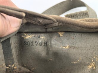 Gasmaske 30 Wehrmacht. Maskenkörper angetrocknet, ungereinigt. Diese frühen Masken wurden während des Krieges dann später für Luftschutzzwecke ausgegeben