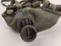 Gasmaske 30 Wehrmacht. Maskenkörper angetrocknet, ungereinigt. Diese frühen Masken wurden während des Krieges dann später für Luftschutzzwecke ausgegeben