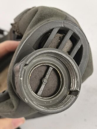 Gasmaske 30 Wehrmacht. Ungereinigt. Diese frühen Masken wurden während des Krieges dann später für Luftschutzzwecke ausgegeben