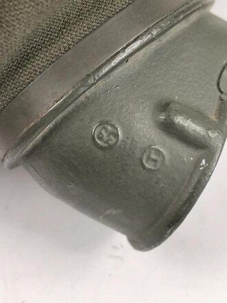 Gasmaske 30 Wehrmacht. Innen datiert 1939, dann später für Luftschutzzwecke verwendet