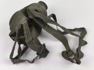 Gasmaske 30 Wehrmacht. Innen datiert 1939, dann später für Luftschutzzwecke verwendet
