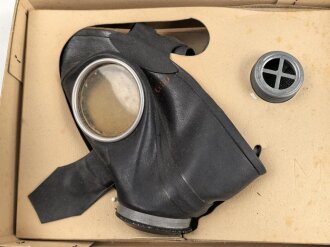 Luftschutz, Volksgasmaske 40 in der originalen Umverpackung, mit Gebrauchsanweisung