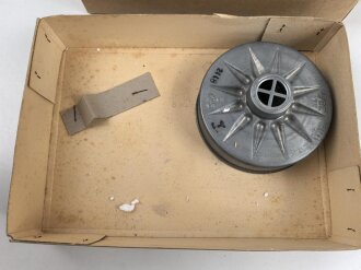 Luftschutz, Volksgasmaske 40 in der originalen Umverpackung, mit Gebrauchsanweisung