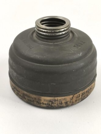 Dräger " Kampfstoff Filter 569" datiert 1944.
