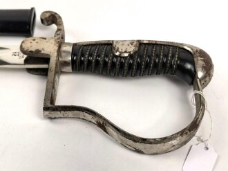 Einheitssäbel frühe Wehrmacht. Die Scheide vermutlich alt überlackiert, saubere Klinge von Robert Klaas Solingen. Ungereinigtes Stück.