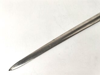 Preußen, Säbel für einen Angehörigen im Feldartillerie Regiment No. 46 . Eigentumstück mit doppelseitiger Klingenätzung, ungereinigtes Stück, die Scheide fehlt