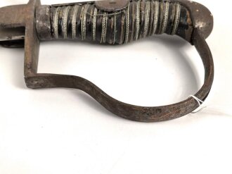 Preußen, Säbel für einen Angehörigen im Feldartillerie Regiment No. 46 . Eigentumstück mit doppelseitiger Klingenätzung, ungereinigtes Stück, die Scheide fehlt