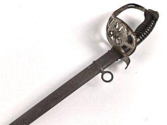 Preußen, Kavalleriedegen KD89. Ungereinigtes Stück mit biedseitiger, schwacher Klingenätzung  von WKC, Klingenlänge 83cm und breite 2,2cm