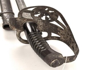 Preußen, Kavalleriedegen KD89. Ungereinigtes Stück mit biedseitiger, schwacher Klingenätzung  von WKC, Klingenlänge 83cm und breite 2,2cm